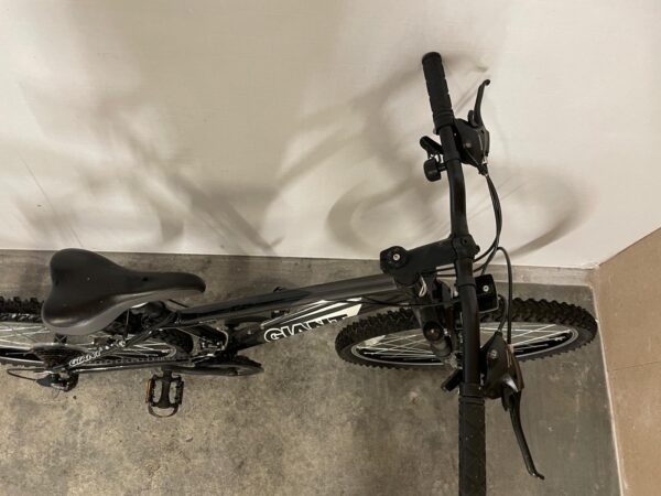 Giant Boulder Mountain Bike - Image 3
