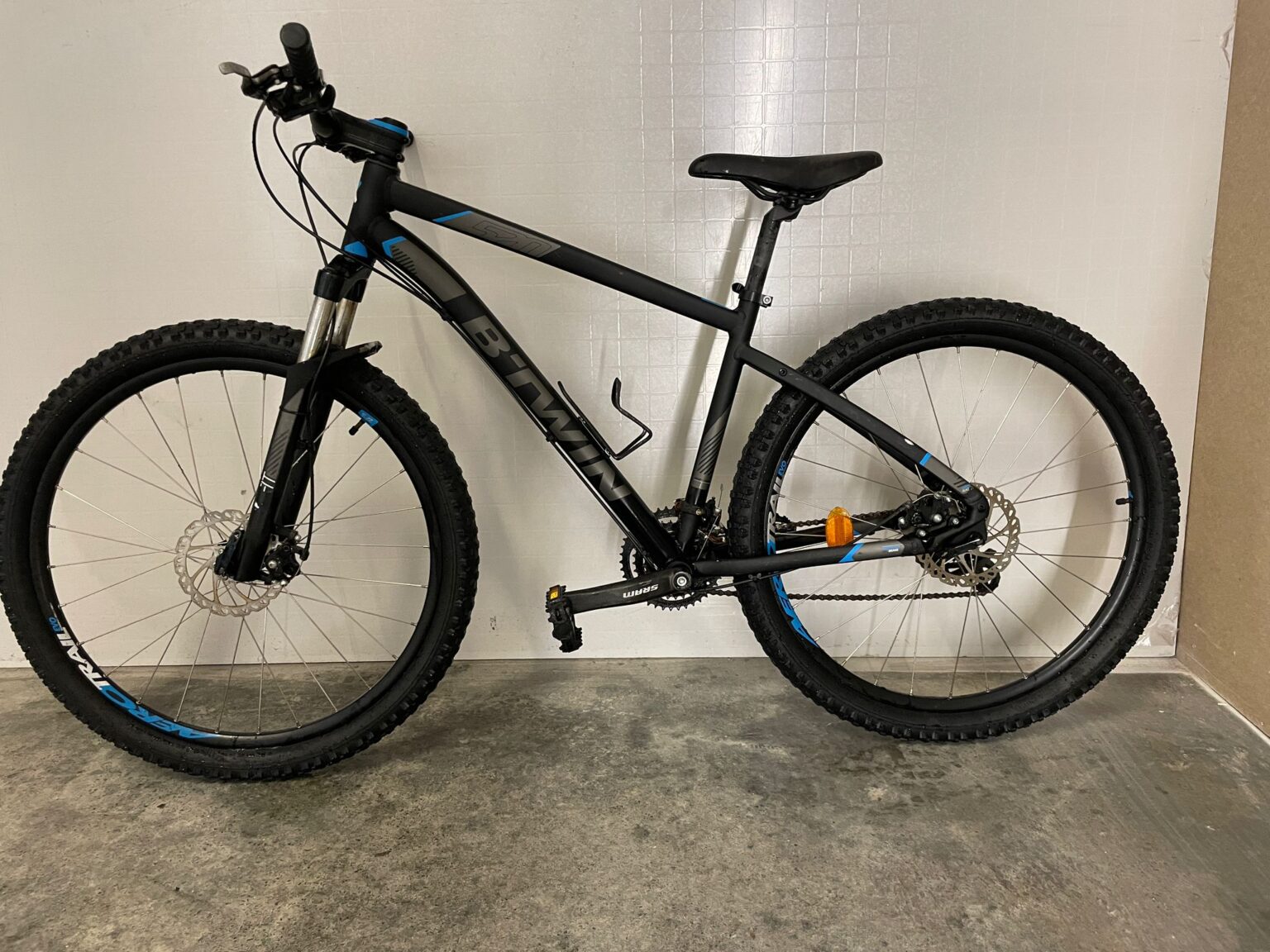 B'TWIN Rockrider 520 - Bikery