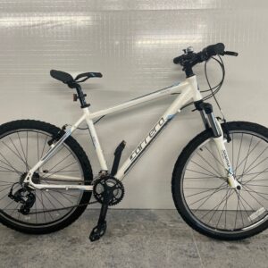 Carrera Valour