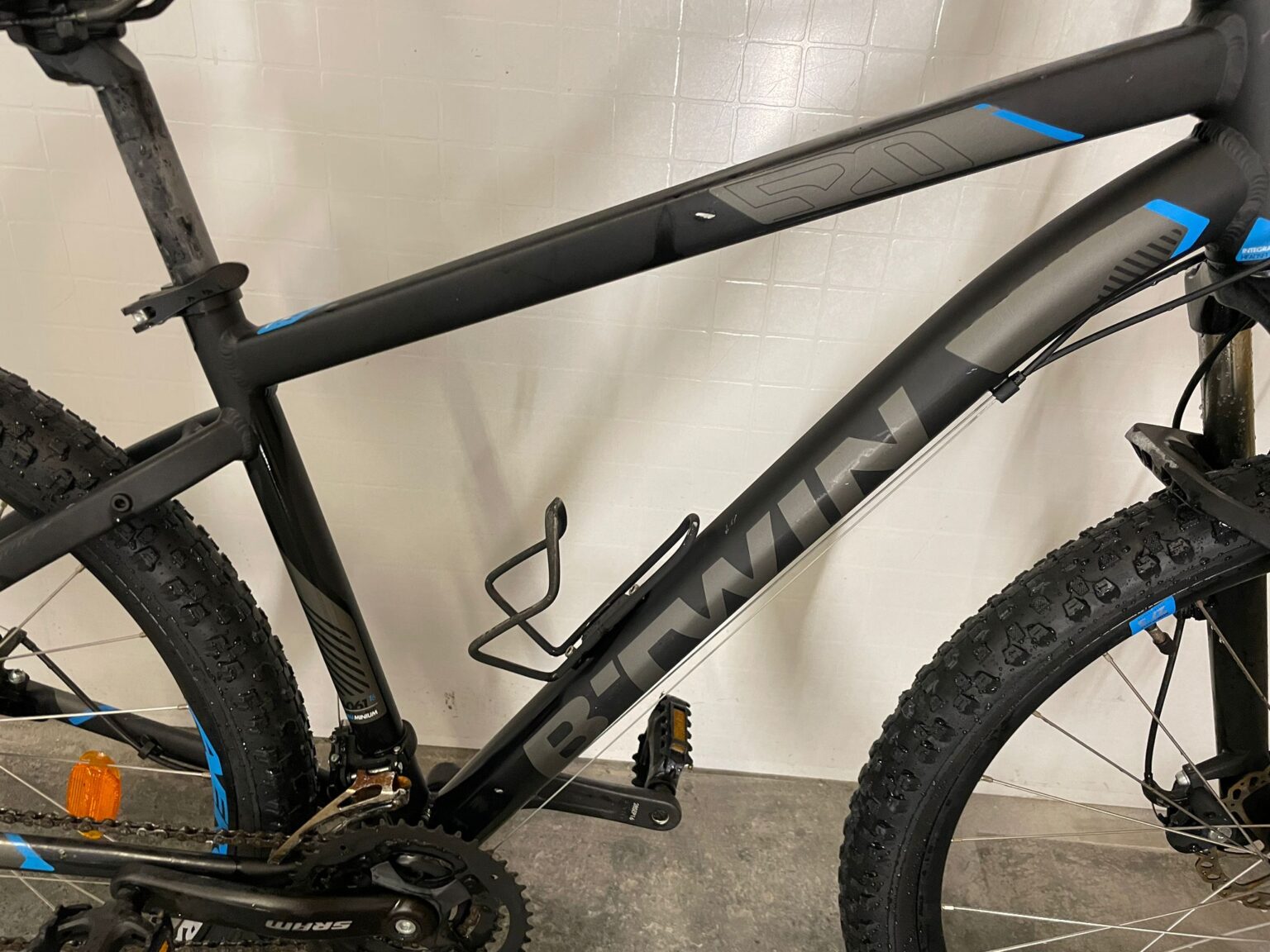 B'TWIN Rockrider 520 - Bikery